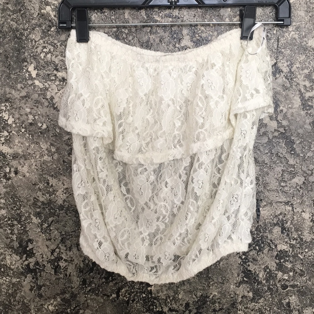 Sleeveless lacy top